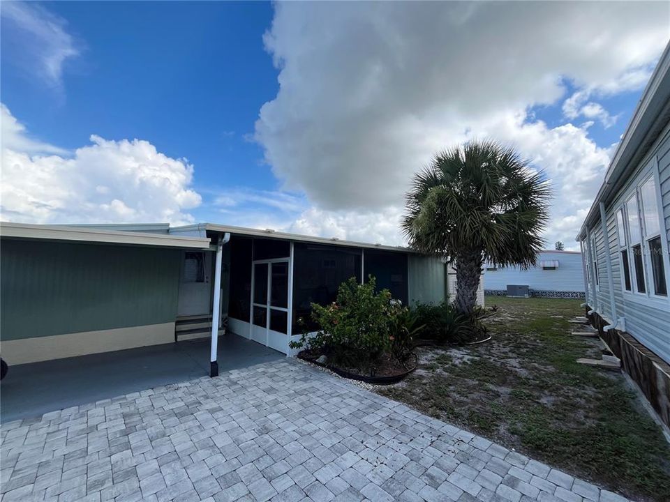 For Sale: $199,000 (2 beds, 2 baths, 1018 Square Feet)