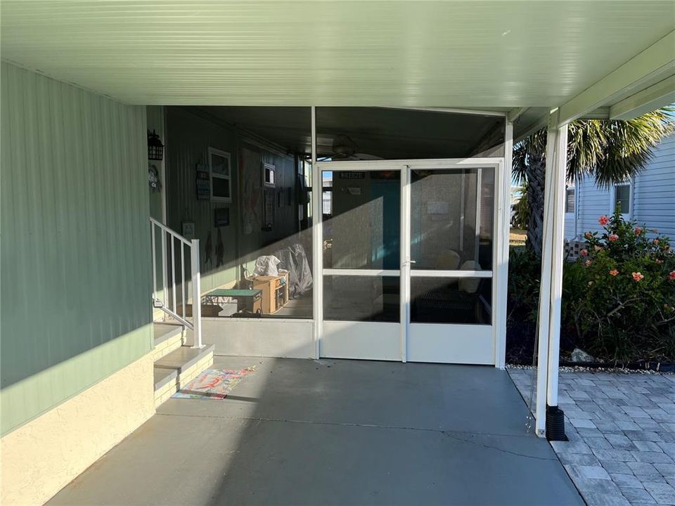 For Sale: $199,000 (2 beds, 2 baths, 1018 Square Feet)