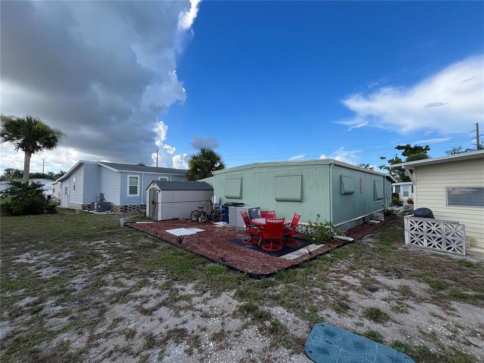 For Sale: $199,000 (2 beds, 2 baths, 1018 Square Feet)