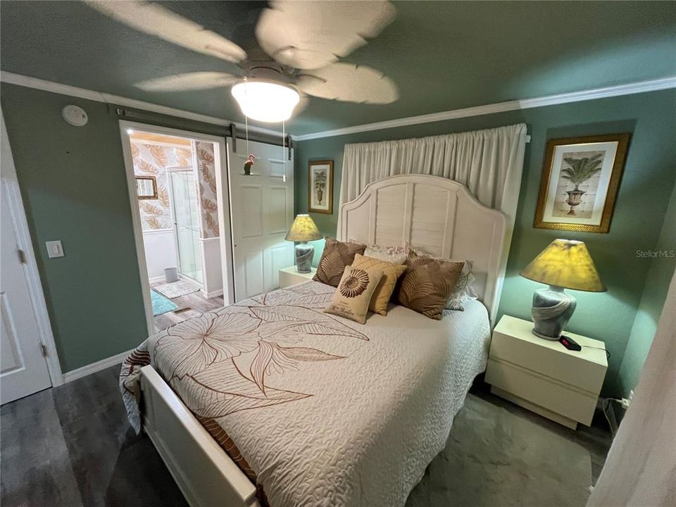 For Sale: $199,000 (2 beds, 2 baths, 1018 Square Feet)