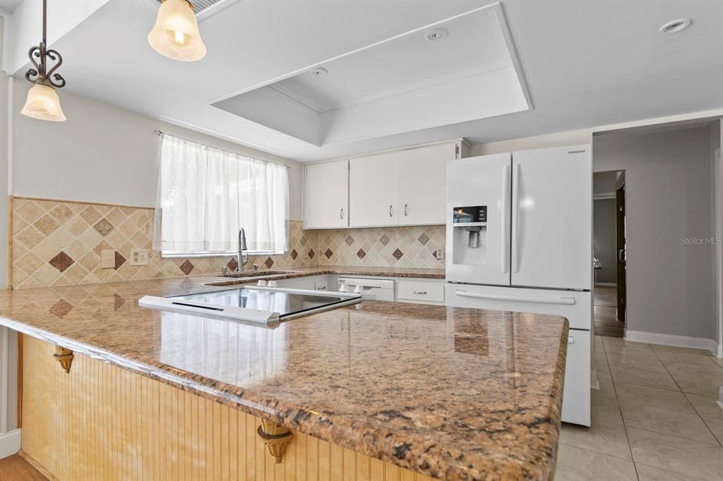 На продажу: $365,000 (3 спален, 2 ванн, 1650 Квадратных фут)