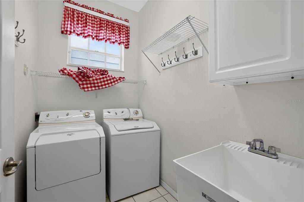 En Venta: $459,900 (3 camas, 2 baños, 2242 Pies cuadrados)
