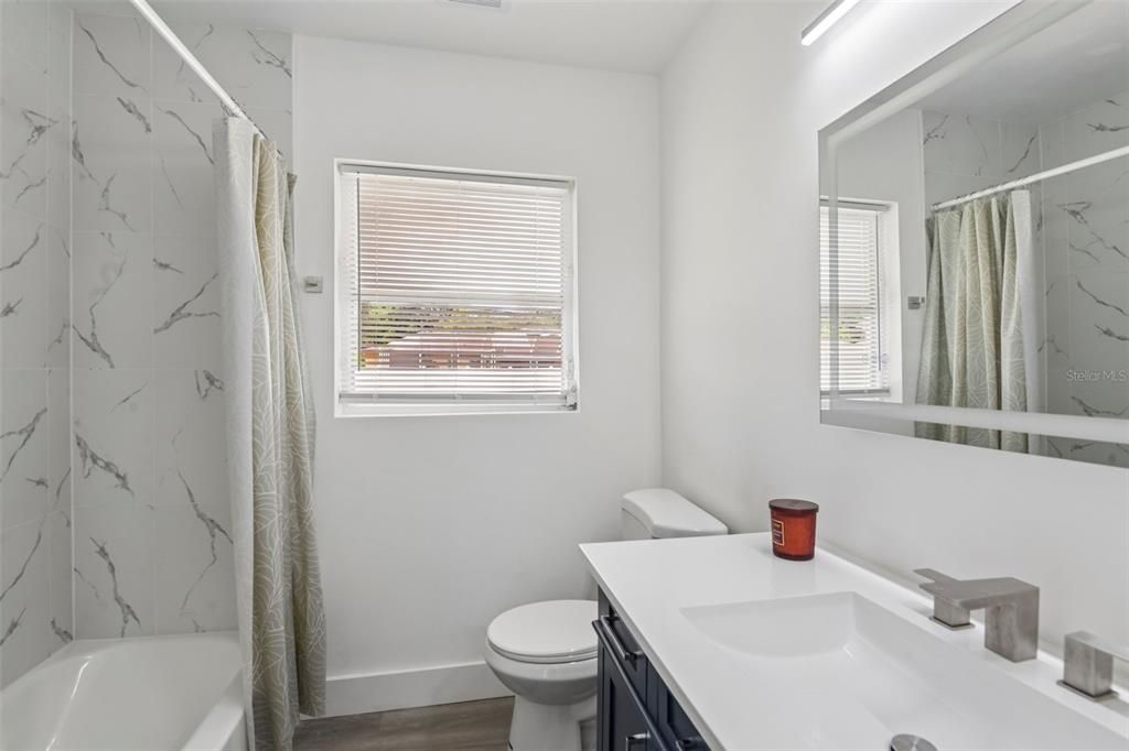 En Venta: $450,000 (3 camas, 2 baños, 1445 Pies cuadrados)