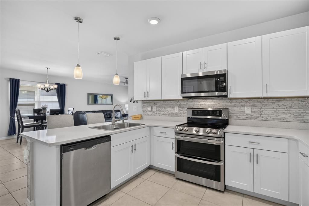 For Sale: $315,000 (2 beds, 2 baths, 1516 Square Feet)