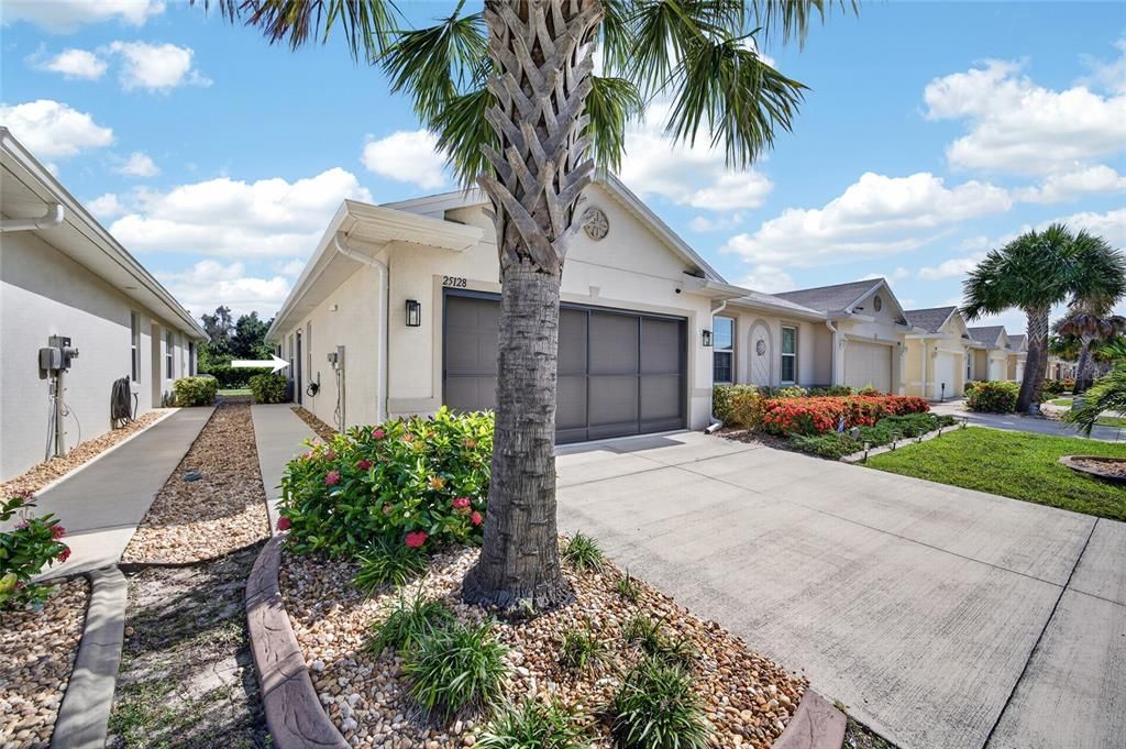 For Sale: $315,000 (2 beds, 2 baths, 1516 Square Feet)