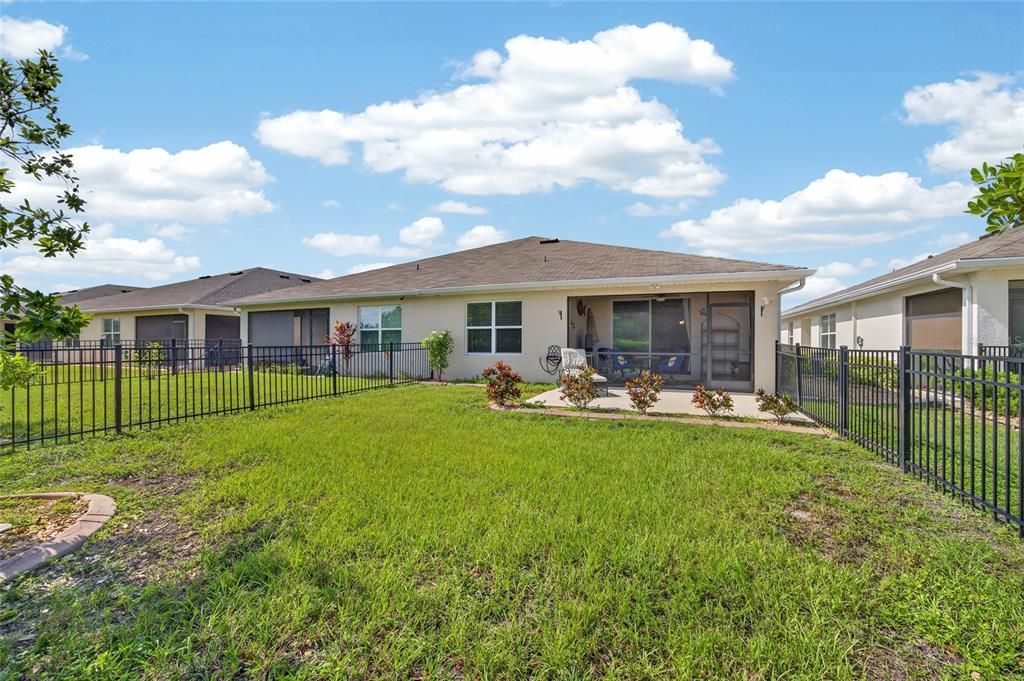 For Sale: $315,000 (2 beds, 2 baths, 1516 Square Feet)