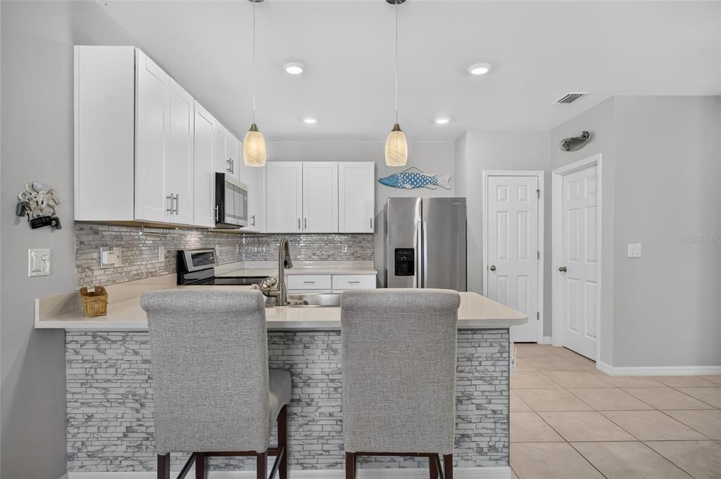 For Sale: $315,000 (2 beds, 2 baths, 1516 Square Feet)