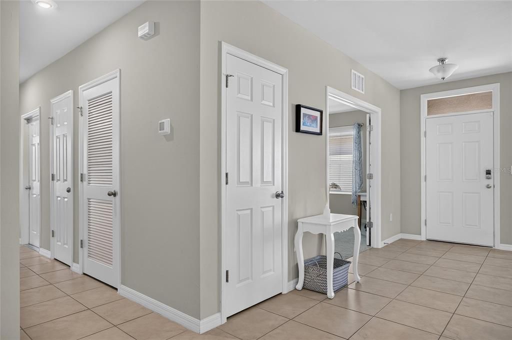 For Sale: $315,000 (2 beds, 2 baths, 1516 Square Feet)