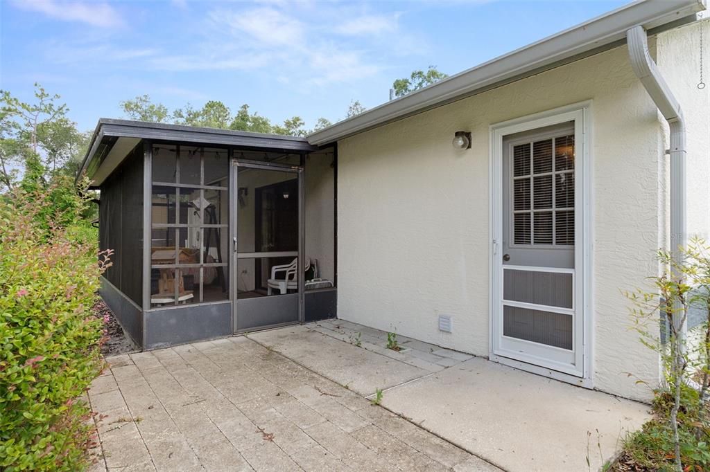 Activo con contrato: $170,000 (2 camas, 2 baños, 987 Pies cuadrados)