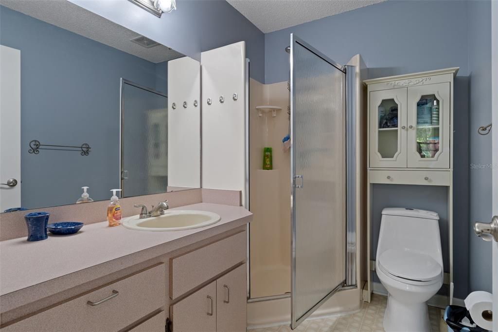 Activo con contrato: $170,000 (2 camas, 2 baños, 987 Pies cuadrados)
