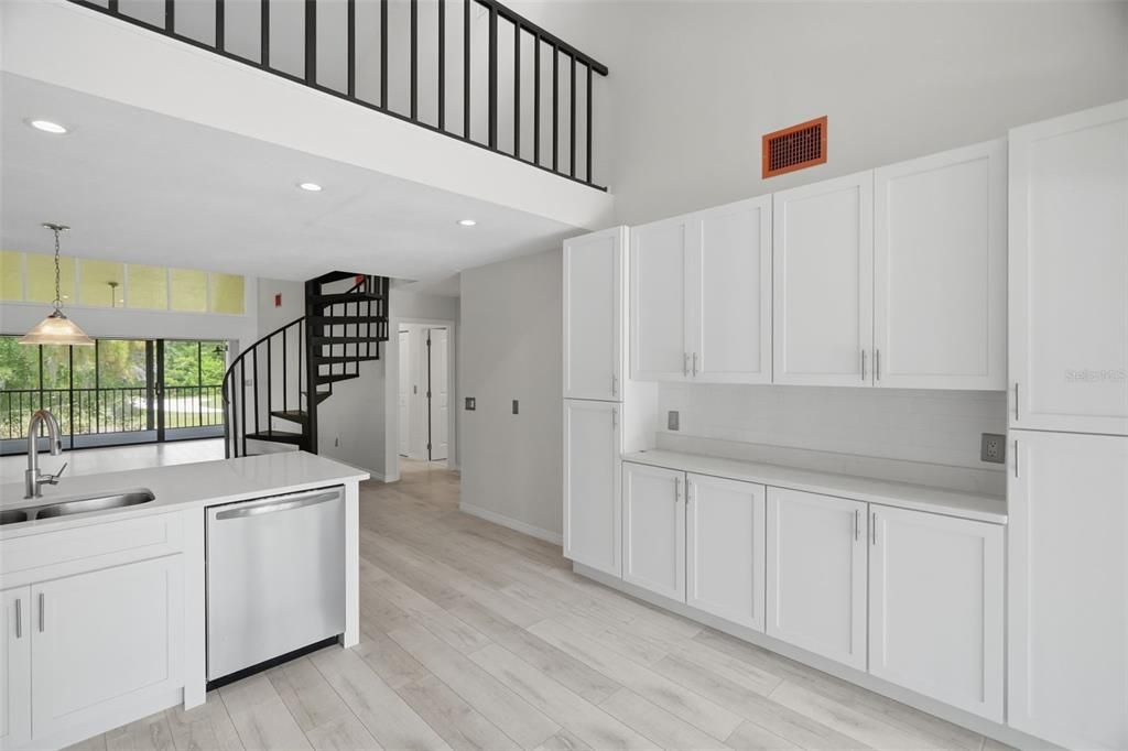 For Sale: $309,900 (2 beds, 2 baths, 1626 Square Feet)