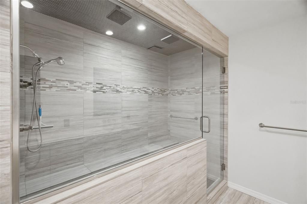 For Sale: $309,900 (2 beds, 2 baths, 1626 Square Feet)
