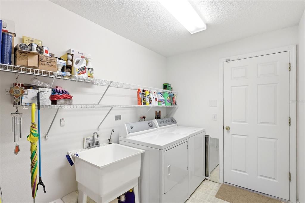 For Sale: $425,000 (4 beds, 2 baths, 2542 Square Feet)