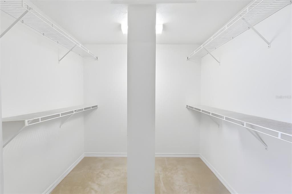 For Sale: $425,000 (4 beds, 2 baths, 2542 Square Feet)