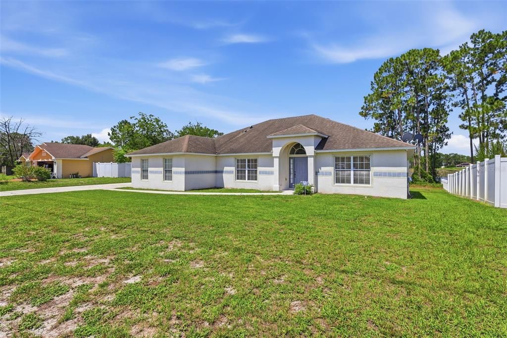 For Sale: $425,000 (4 beds, 2 baths, 2542 Square Feet)