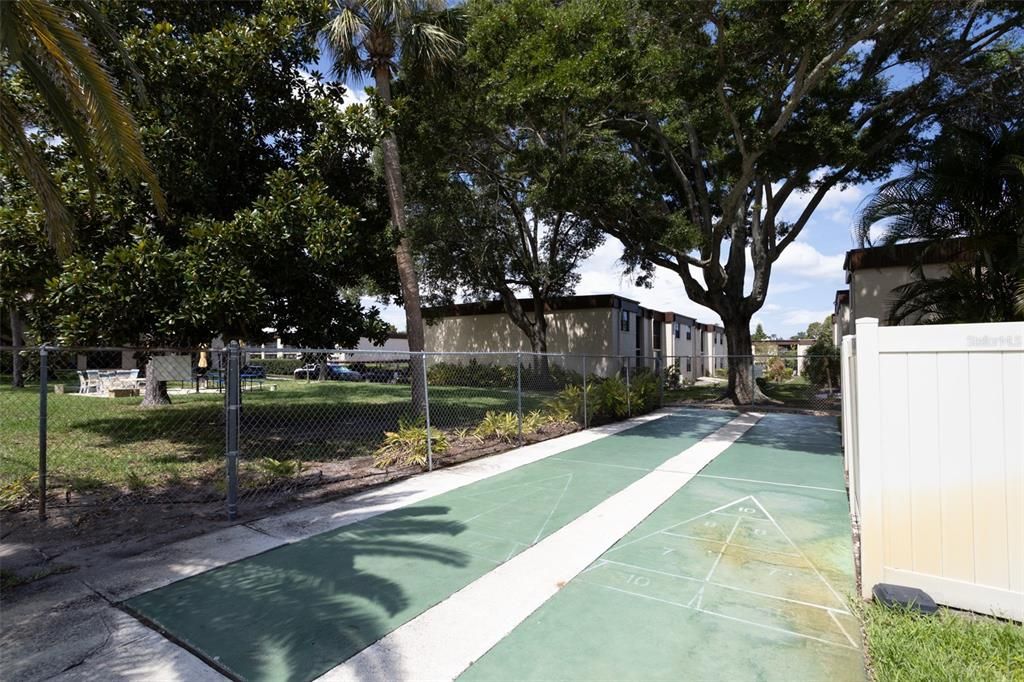 For Sale: $180,000 (2 beds, 2 baths, 928 Square Feet)