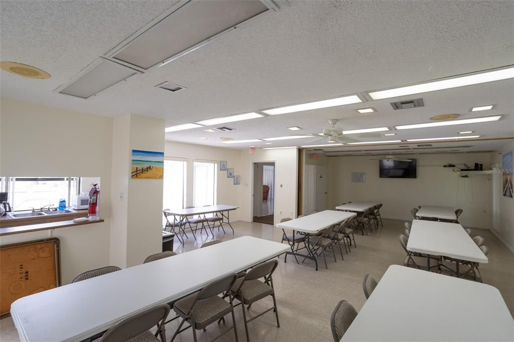 For Sale: $180,000 (2 beds, 2 baths, 928 Square Feet)