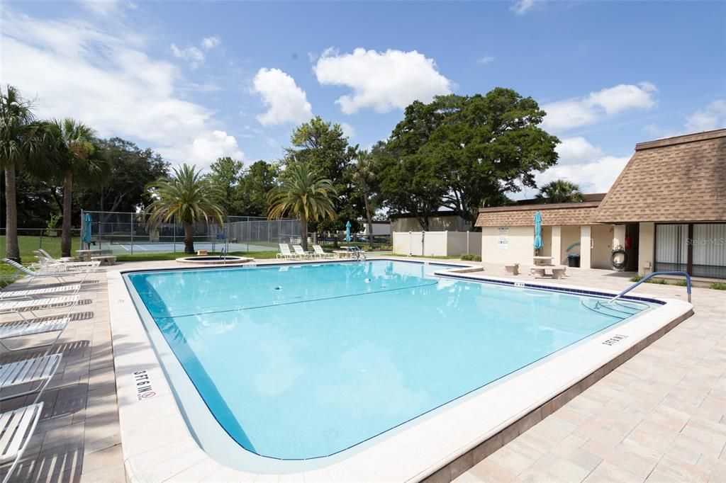 For Sale: $180,000 (2 beds, 2 baths, 928 Square Feet)