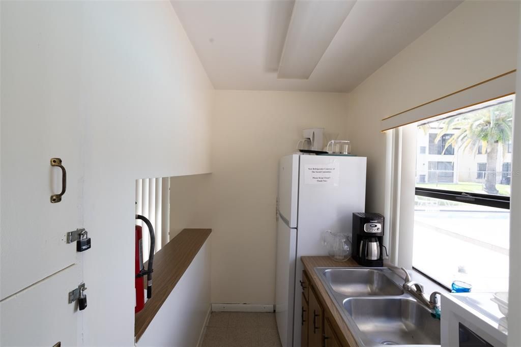 For Sale: $180,000 (2 beds, 2 baths, 928 Square Feet)