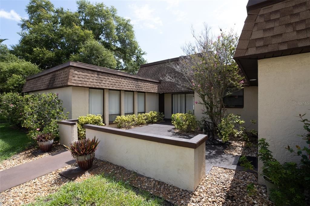 For Sale: $180,000 (2 beds, 2 baths, 928 Square Feet)