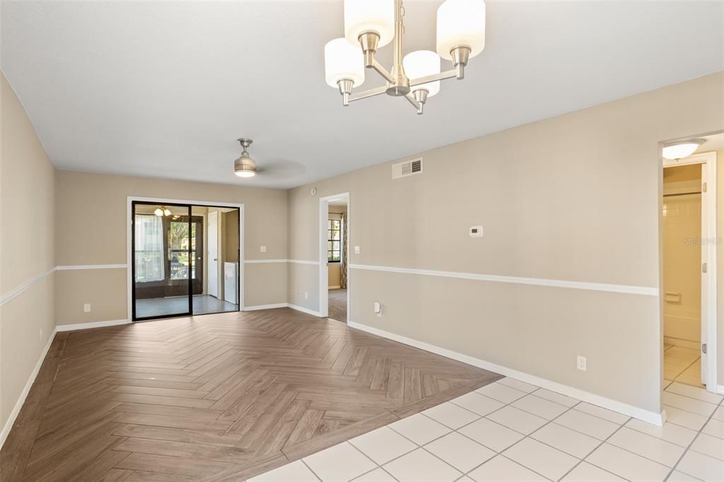 For Sale: $180,000 (2 beds, 2 baths, 928 Square Feet)