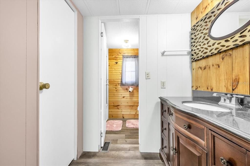 For Sale: $179,000 (2 beds, 2 baths, 935 Square Feet)