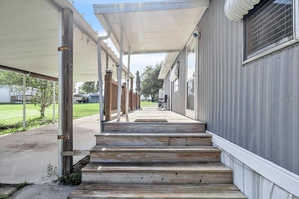 For Sale: $179,000 (2 beds, 2 baths, 935 Square Feet)