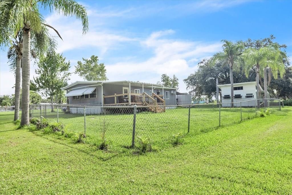 For Sale: $179,000 (2 beds, 2 baths, 935 Square Feet)
