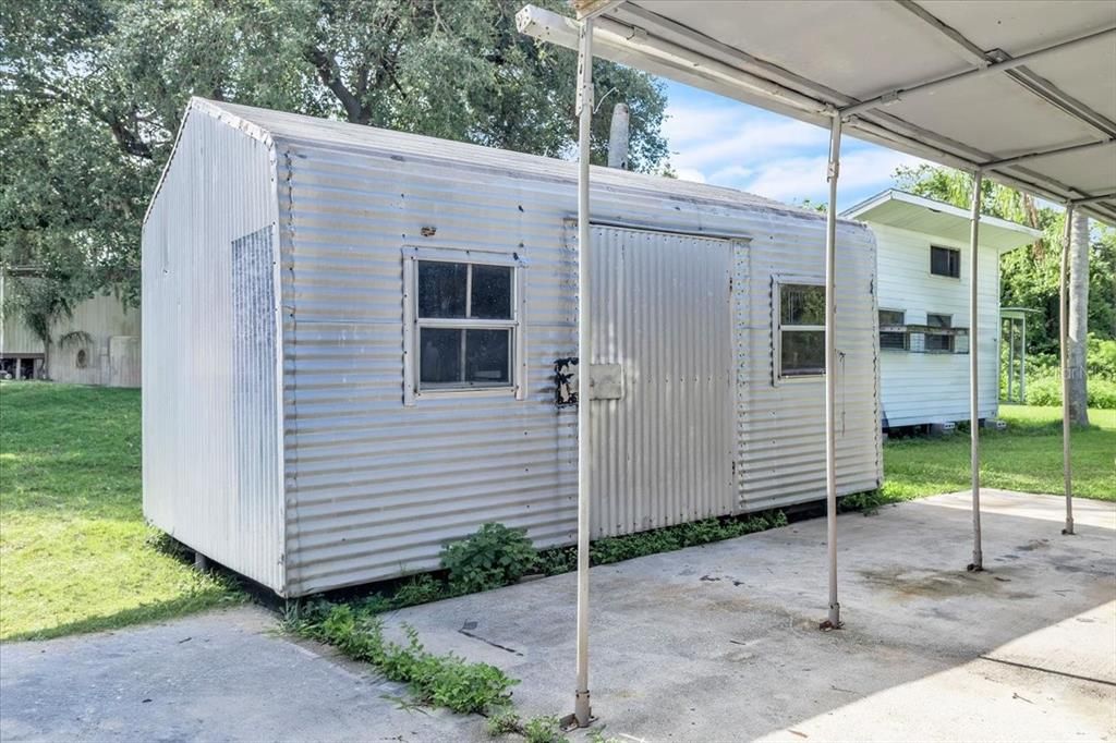 For Sale: $179,000 (2 beds, 2 baths, 935 Square Feet)