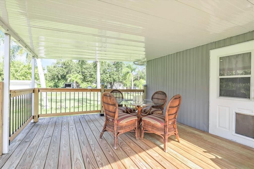 For Sale: $179,000 (2 beds, 2 baths, 935 Square Feet)