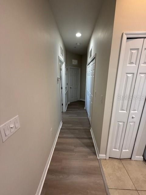 Active With Contract: $219,990 (2 beds, 2 baths, 966 Square Feet)