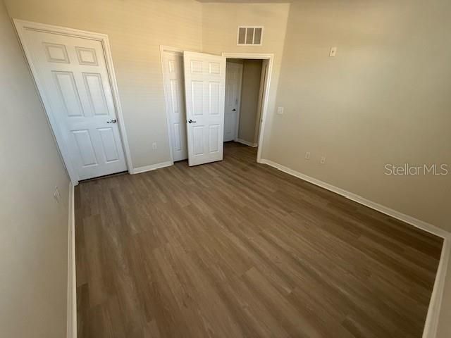 Active With Contract: $219,990 (2 beds, 2 baths, 966 Square Feet)