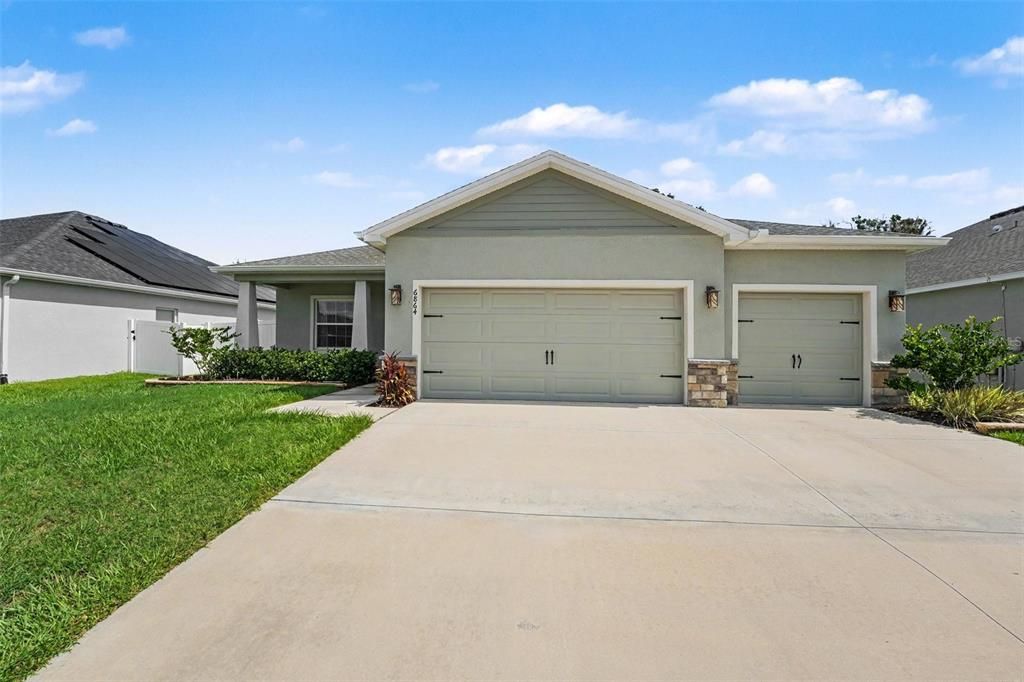For Sale: $410,000 (4 beds, 2 baths, 2365 Square Feet)