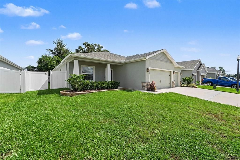 For Sale: $410,000 (4 beds, 2 baths, 2365 Square Feet)