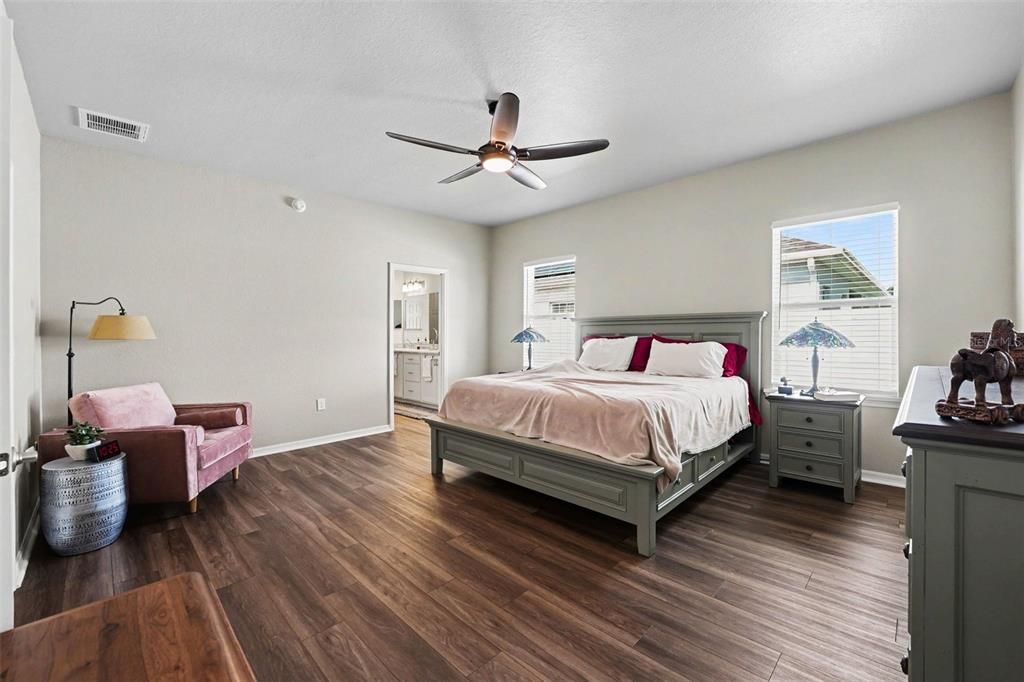 For Sale: $410,000 (4 beds, 2 baths, 2365 Square Feet)