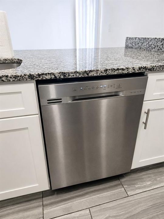For Rent: $1,875 (3 beds, 2 baths, 1244 Square Feet)