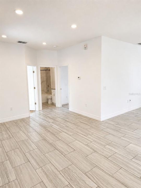 For Rent: $1,875 (3 beds, 2 baths, 1244 Square Feet)