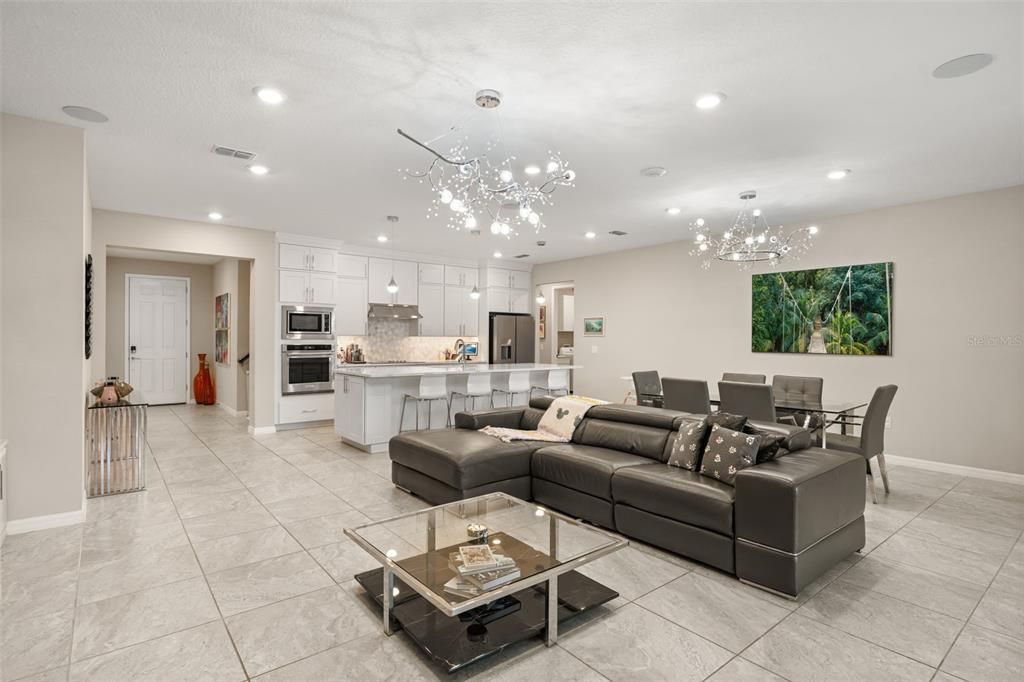 En Venta: $1,099,000 (4 camas, 4 baños, 3562 Pies cuadrados)