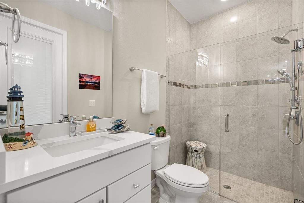 En Venta: $1,099,000 (4 camas, 4 baños, 3562 Pies cuadrados)