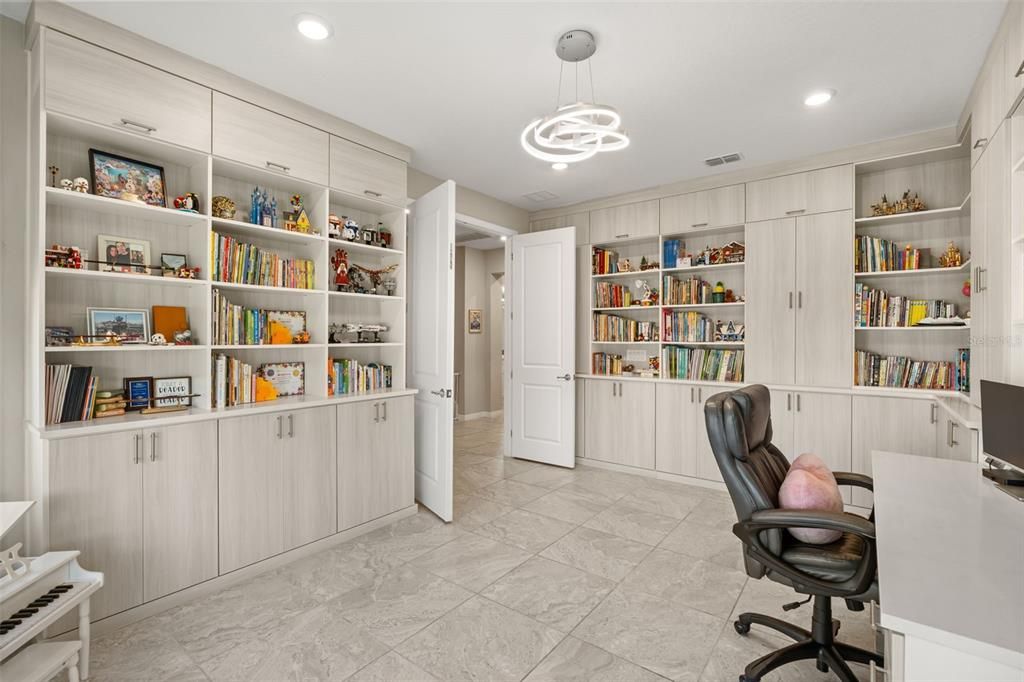 En Venta: $1,099,000 (4 camas, 4 baños, 3562 Pies cuadrados)