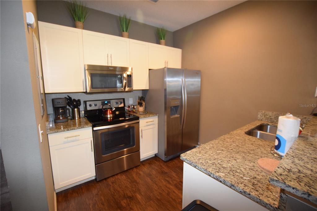 For Rent: $1,800 (3 beds, 2 baths, 1300 Square Feet)