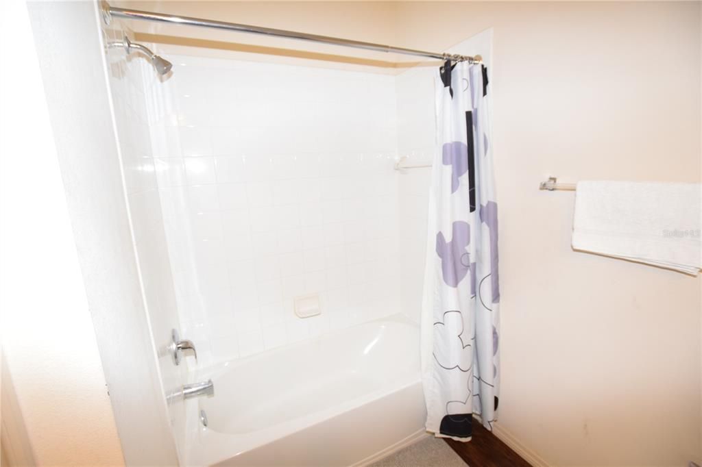 For Rent: $1,800 (3 beds, 2 baths, 1300 Square Feet)