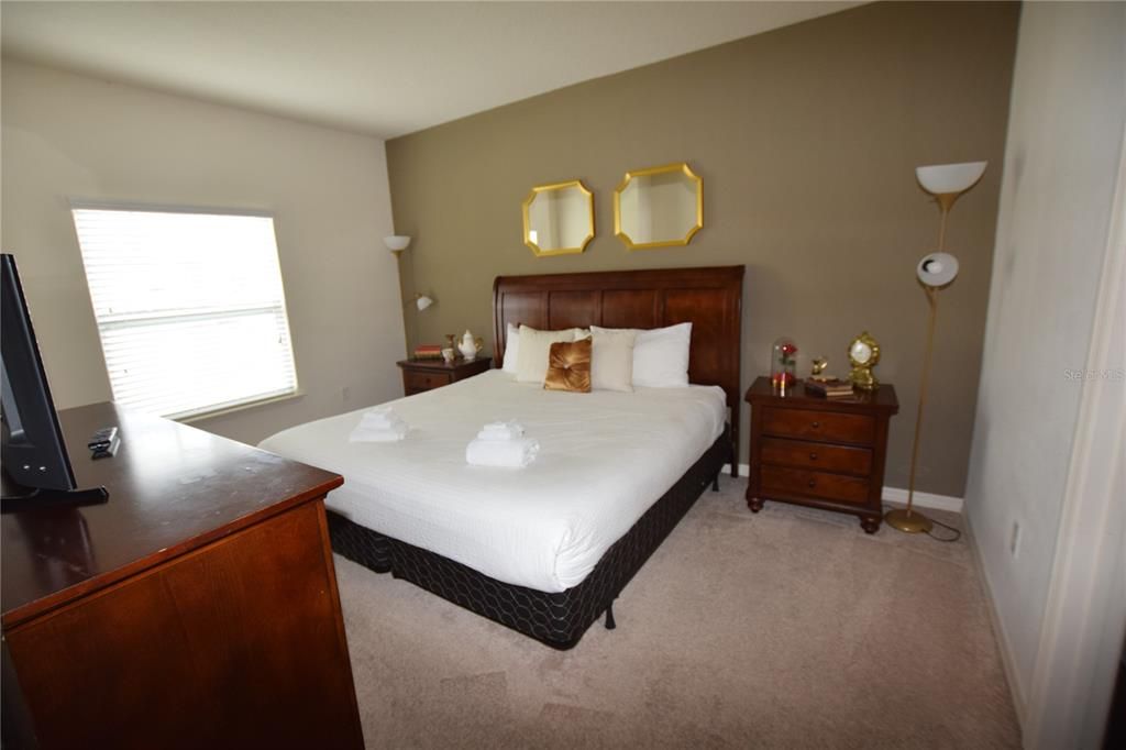 For Rent: $1,800 (3 beds, 2 baths, 1300 Square Feet)