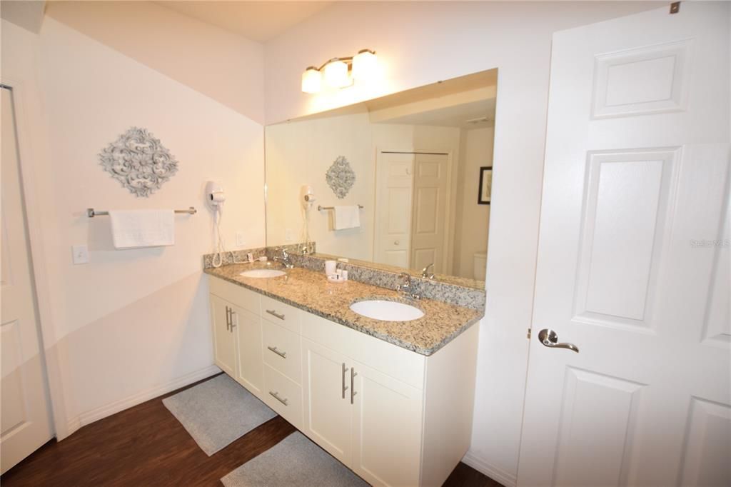 For Rent: $1,800 (3 beds, 2 baths, 1300 Square Feet)