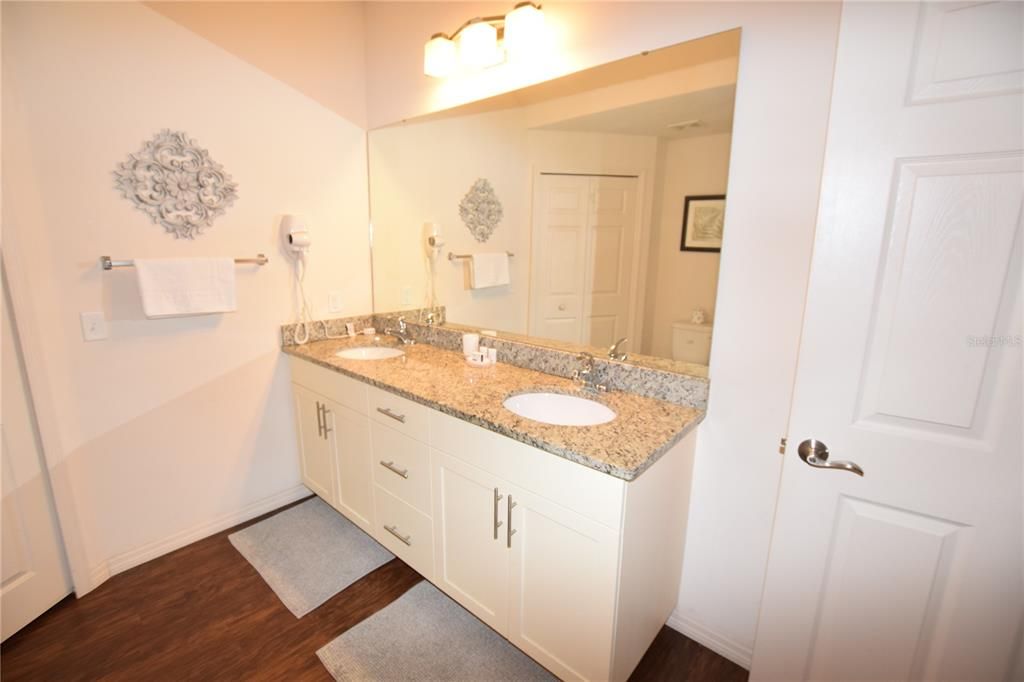 For Rent: $1,800 (3 beds, 2 baths, 1300 Square Feet)
