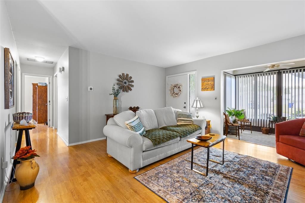 En Venta: $185,000 (2 camas, 2 baños, 1000 Pies cuadrados)