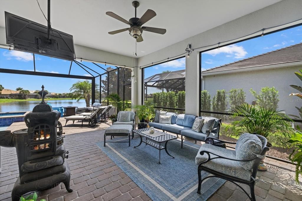 For Sale: $899,900 (4 beds, 2 baths, 3178 Square Feet)
