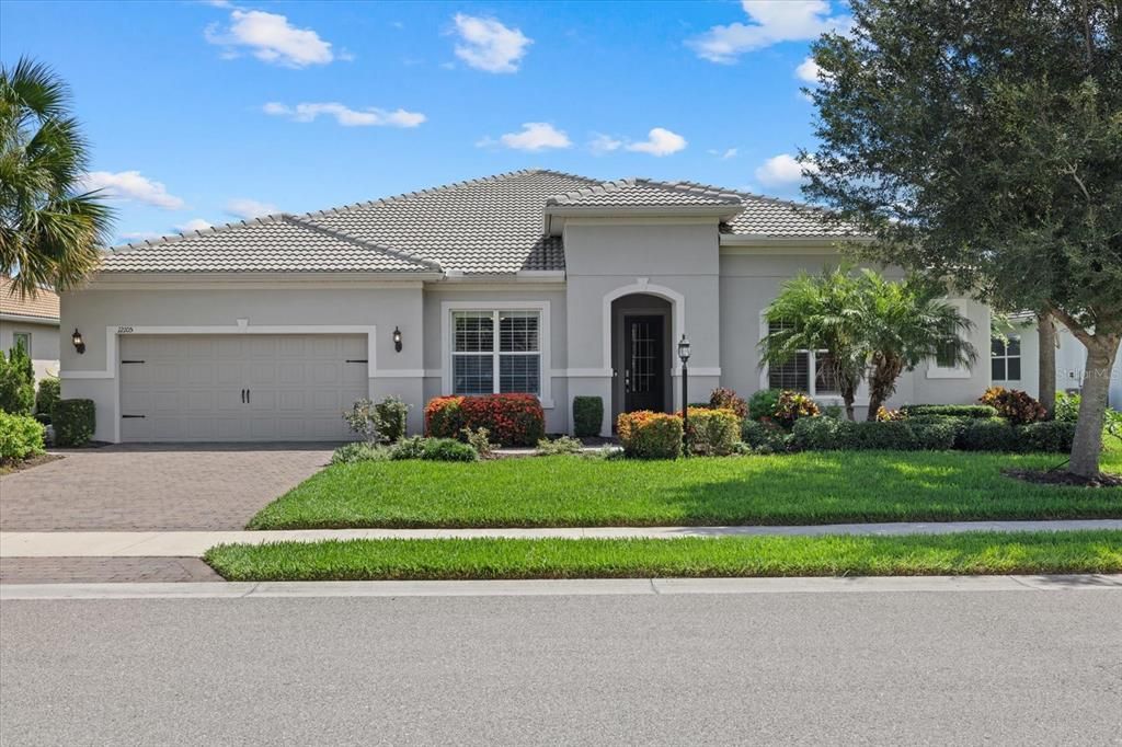 For Sale: $899,900 (4 beds, 2 baths, 3178 Square Feet)