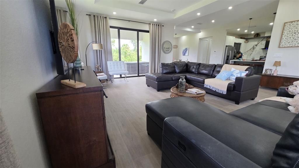 En Renta: $3,950 (3 camas, 2 baños, 2100 Pies cuadrados)