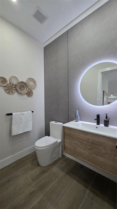 En Renta: $3,950 (3 camas, 2 baños, 2100 Pies cuadrados)